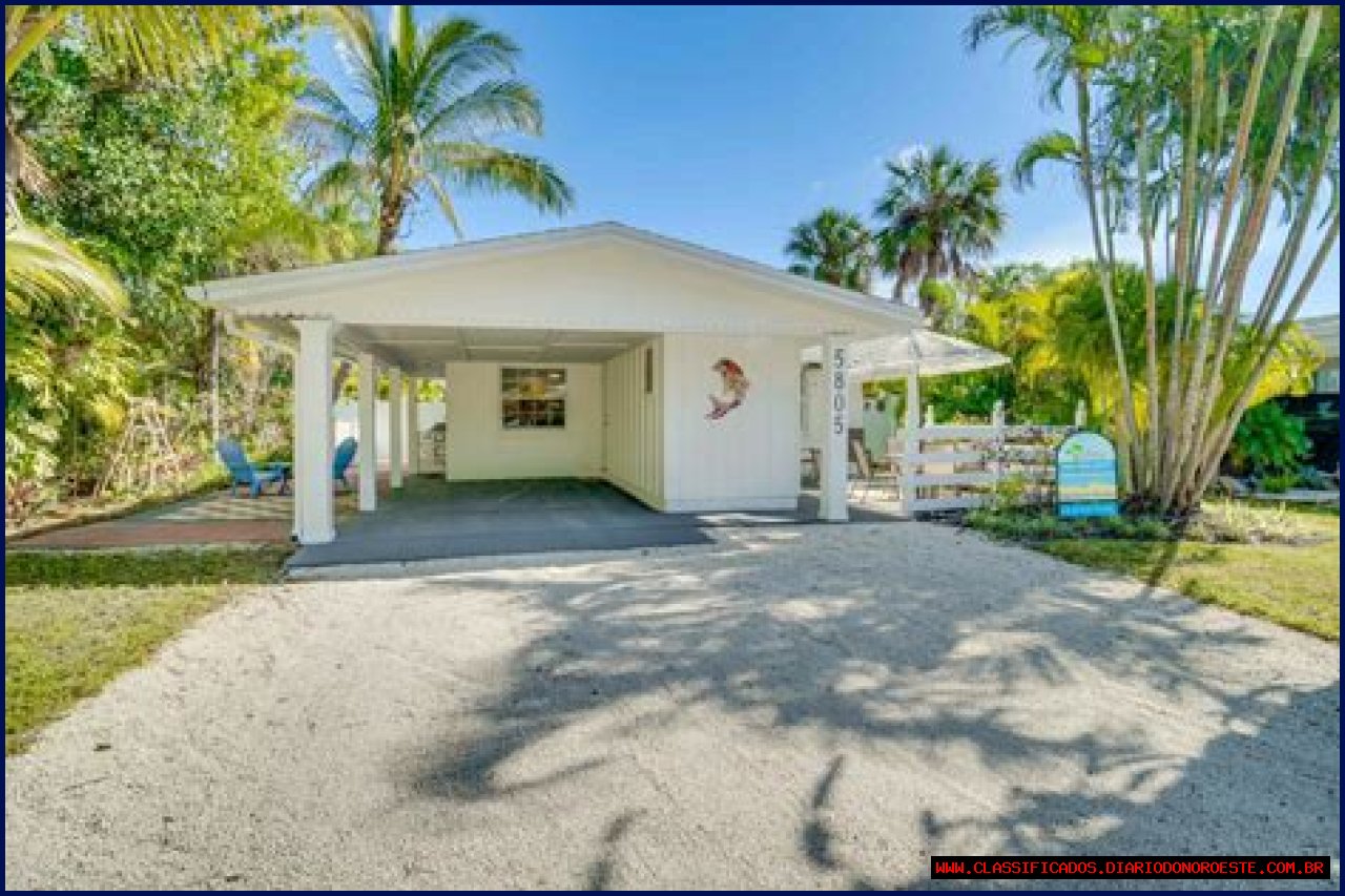 Discover The Enchanting Hideaway Of Garth Brooks: Anna Maria Island Unveiled